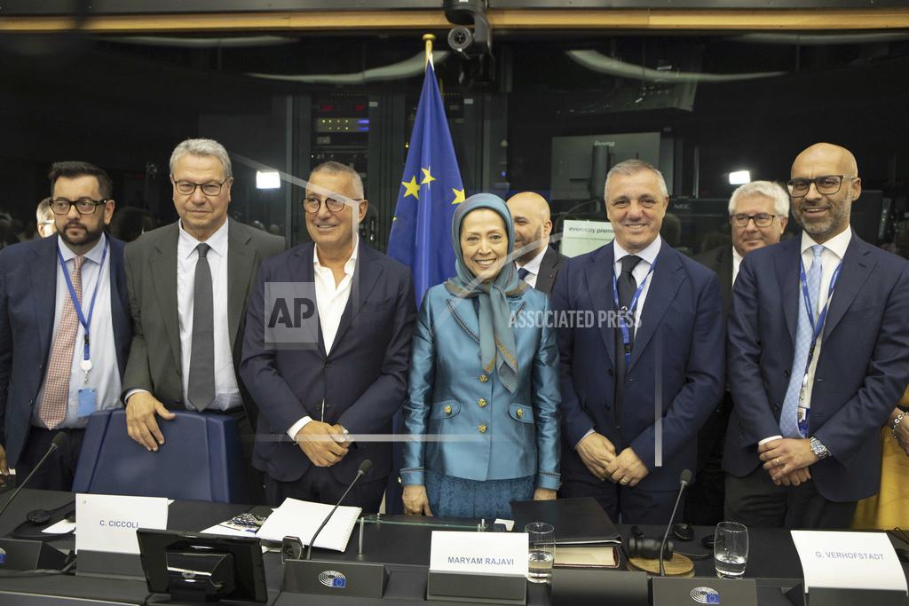آسوشیتدپرس بازتاب از کنفرانس ایران راه&zwnj; حل سوم۴
