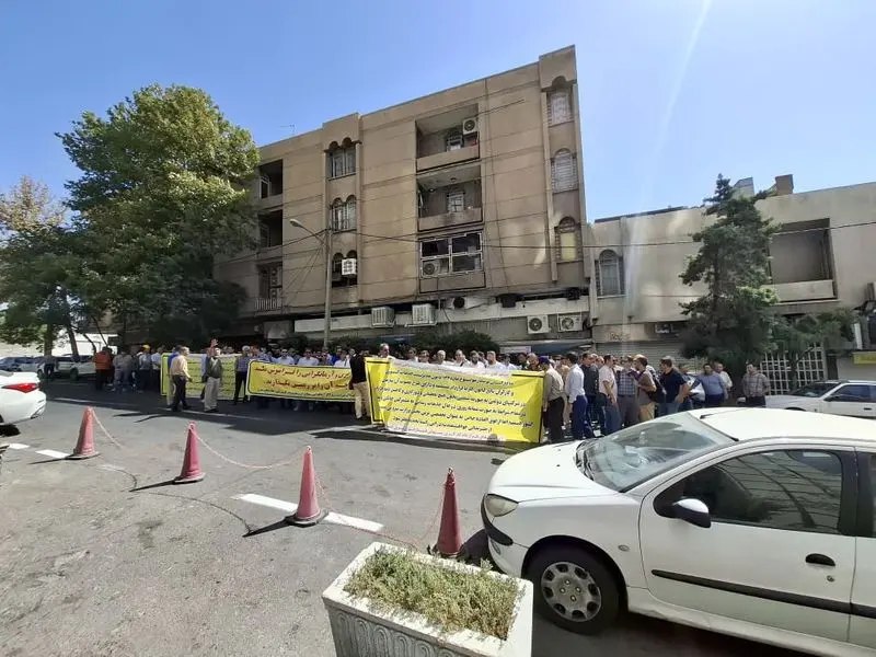 تجمع اعتراضی کارکنان برق