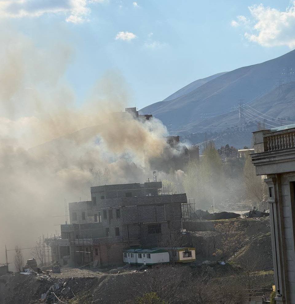 صحنه اصابت به منطقه ولنجک تهران (محدوده دانشگاه بهشتی) عصر امروز!
