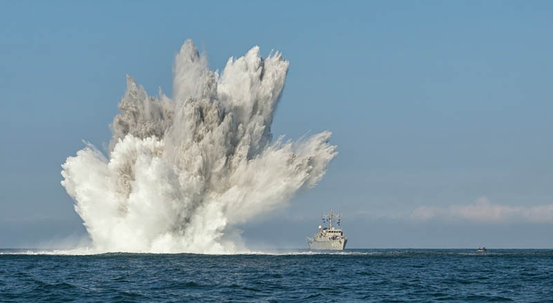 نیروی دریایی مدرن چگونه مین های موجود در دریا را خنثی می کند؟
